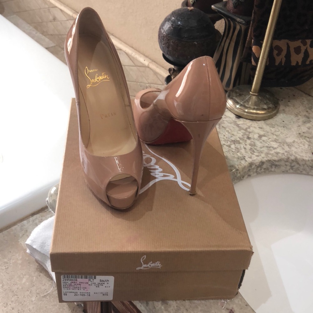 Nude Christian louboutin